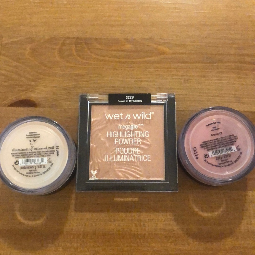 Face illuminators and blush